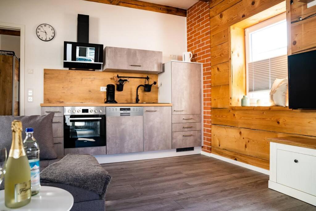 Neu Renoviertes Ferienhaus/Wohnunng Kleine Auszeit Sonnenbühl エクステリア 写真
