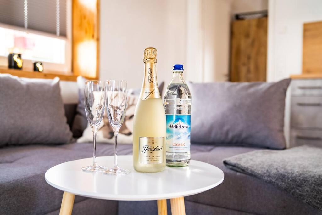 Neu Renoviertes Ferienhaus/Wohnunng Kleine Auszeit Sonnenbühl エクステリア 写真