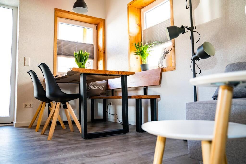 Neu Renoviertes Ferienhaus/Wohnunng Kleine Auszeit Sonnenbühl エクステリア 写真
