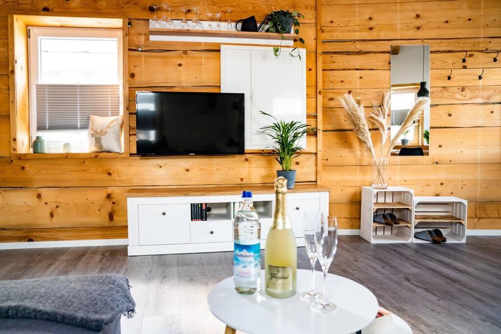 Neu Renoviertes Ferienhaus/Wohnunng Kleine Auszeit Sonnenbühl エクステリア 写真